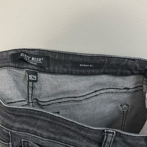 JUDY BLUE - BLACK BUTTON DISTRESSED FLY JEANS - Size 9/29 - Gently Used!! - Picture 11 of 12